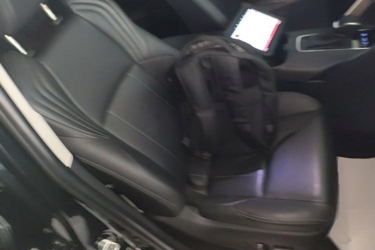 Used Toyota Harrier 2022 Dual-Engine 2.5L CVT Two-Wheel Drive Luxury Edition Right Front Seat