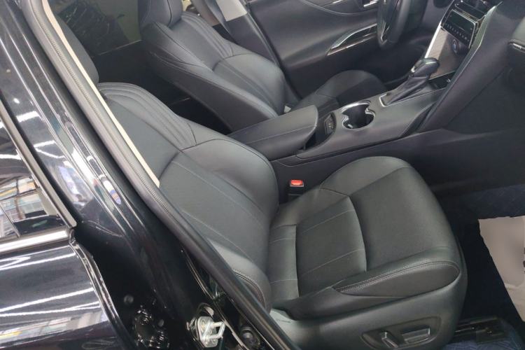 Used Toyota Harrier 2022 2.0L CVT Two-Wheel Drive Deluxe Edition Right Front Seat