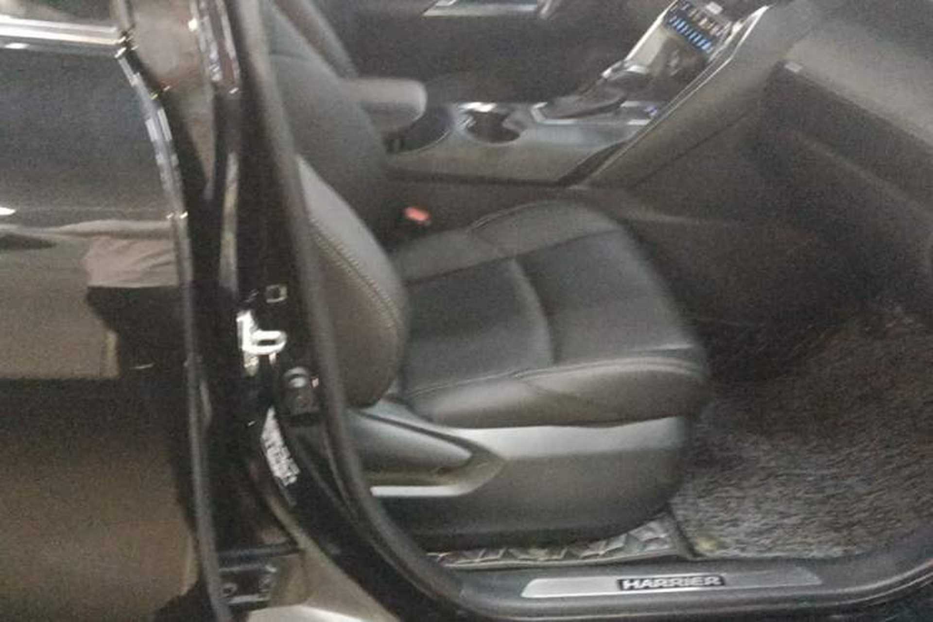 Used Toyota Harrier 2022 2.0L CVT Two-Wheel Drive Entry Version Right Front Seat