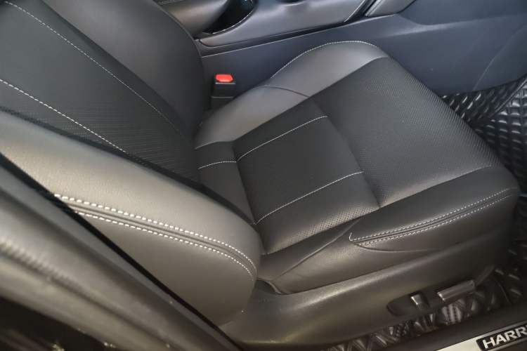 Used Toyota Harrier 2022 2.0L CVT Two-Wheel Drive Deluxe Edition Right Front Seat