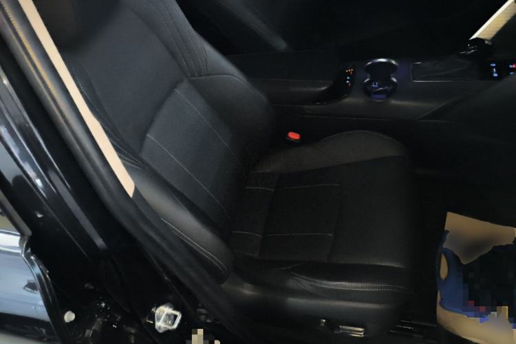 Used Toyota Harrier 2022 2.0L CVT Two-Wheel Drive Deluxe Edition Right Front Seat