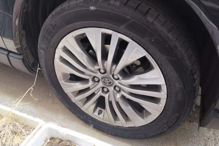 Used Toyota Harrier 2022 2.0L CVT Two-Wheel Drive Deluxe Edition Right Front Wheel Hub