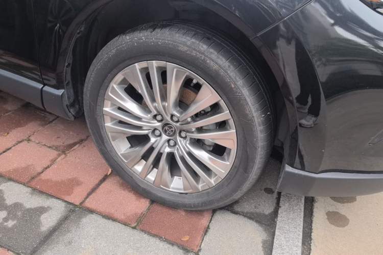 Used Toyota Harrier 2022 2.0L CVT Two-Wheel Drive Deluxe Edition Right Front Wheel Hub