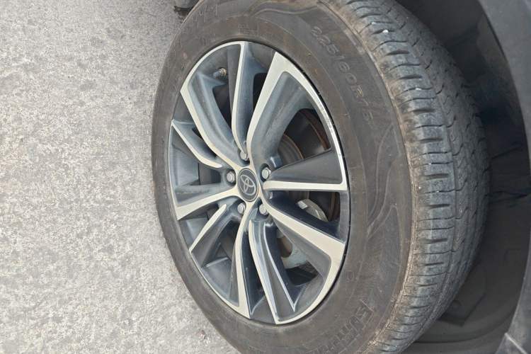 Used Toyota Harrier 2022 2.0L CVT Two-Wheel Drive Luxury Edition Right Front Wheel Hub