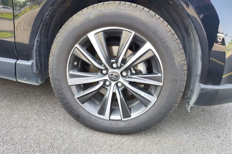 Used Toyota Harrier 2022 2.0L CVT Two-Wheel Drive Luxury Edition Right Front Wheel Hub