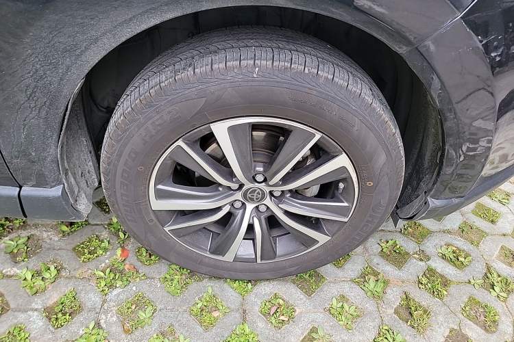 Used Toyota Harrier 2022 2.0L CVT Two-Wheel Drive Luxury Edition Right Front Wheel Hub