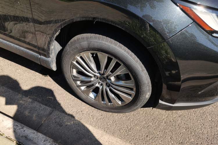 Used Toyota Harrier 2022 2.0L CVT Two-Wheel Drive Deluxe Edition Right Front Wheel Hub