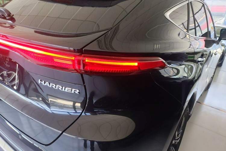 Used Toyota Harrier 2022 2.0L CVT Two-Wheel Drive Deluxe Edition Right Rear Taillight