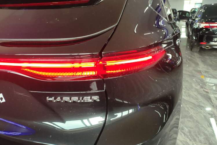 Used Toyota Harrier 2022 2.0L CVT Two-Wheel Drive Deluxe Edition Right Rear Taillight