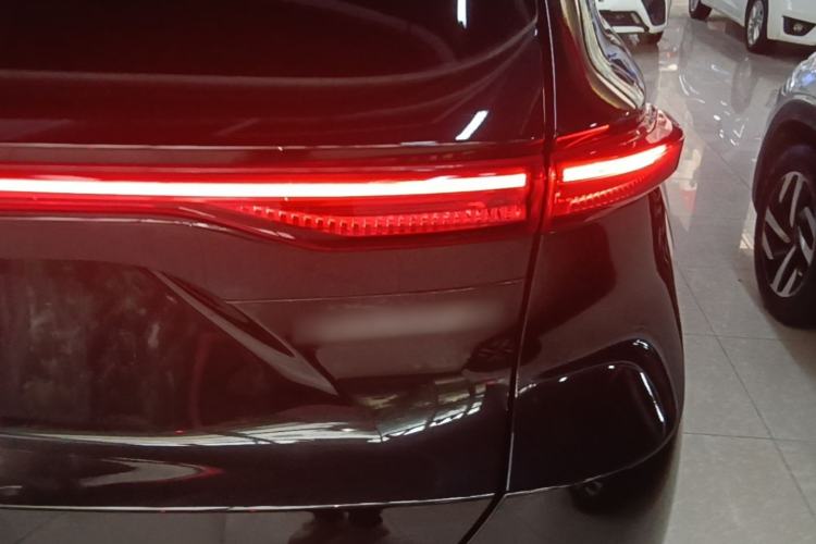 Used Toyota Harrier 2022 2.0L CVT Two-Wheel Drive Entry Version Right Rear Taillight