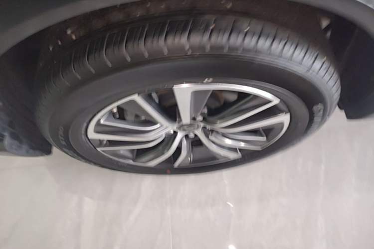 Used Toyota Harrier 2022 Dual-Engine 2.5L CVT Two-Wheel Drive Luxury Edition Right Rear Wheel Hub
