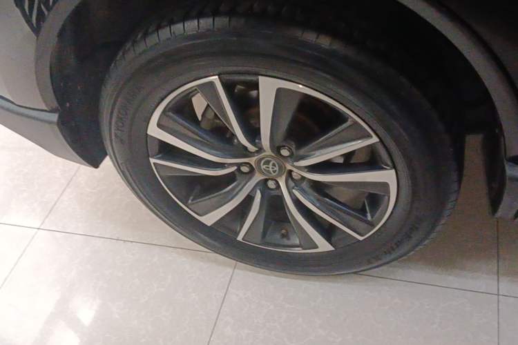 Used Toyota Harrier 2022 2.0L CVT Two-Wheel Drive Entry Version Right Rear Wheel Hub