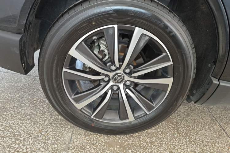 Used Toyota Harrier 2022 2.0L CVT Two-Wheel Drive Entry Version Right Rear Wheel Hub