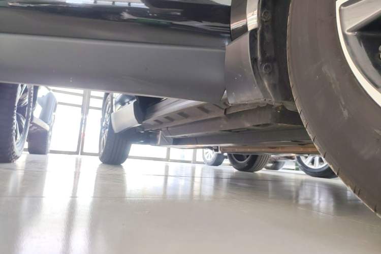 Used Toyota Harrier 2022 2.0L CVT Two-Wheel Drive Deluxe Edition Right Side Sill