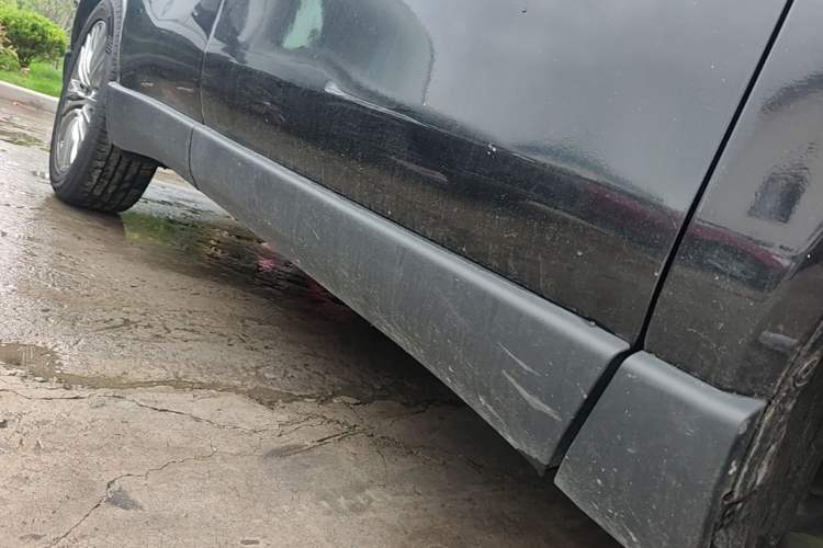 Used Toyota Harrier 2022 2.0L CVT Two-Wheel Drive Deluxe Edition Right Side Sill