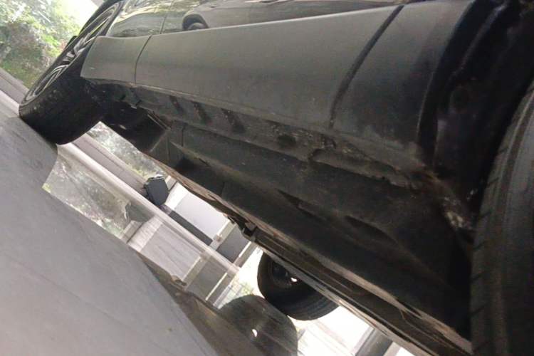 Used Toyota Harrier 2022 2.0L CVT Two-Wheel Drive Entry Version Right Side Sill