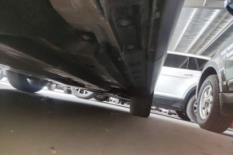 Used Toyota Harrier 2022 2.0L CVT Two-Wheel Drive Deluxe Edition Right Side Sill