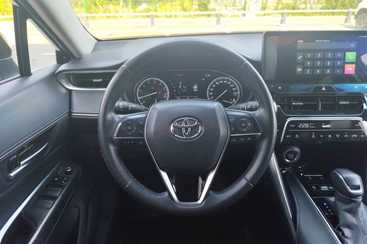Used Toyota Harrier 2022 2.0L CVT Two-Wheel Drive Luxury Edition Steering Wheel
