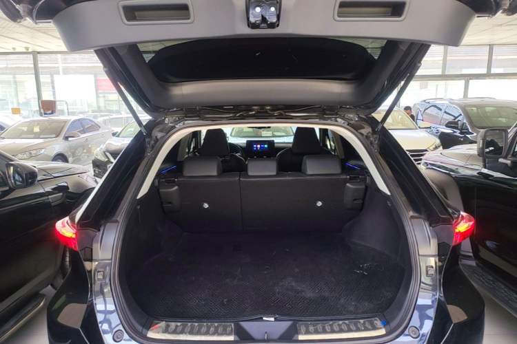 Used Toyota Harrier 2022 2.0L CVT Two-Wheel Drive Deluxe Edition Trunk