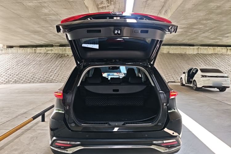 Used Toyota Harrier 2022 2.0L CVT Two-Wheel Drive Luxury Edition Trunk