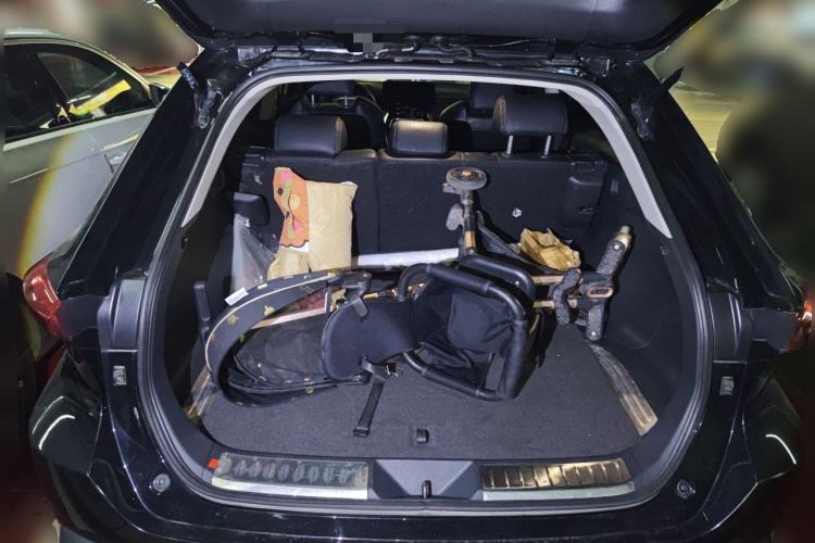 Used Toyota Harrier 2022 2.0L CVT Two-Wheel Drive Deluxe Edition Trunk
