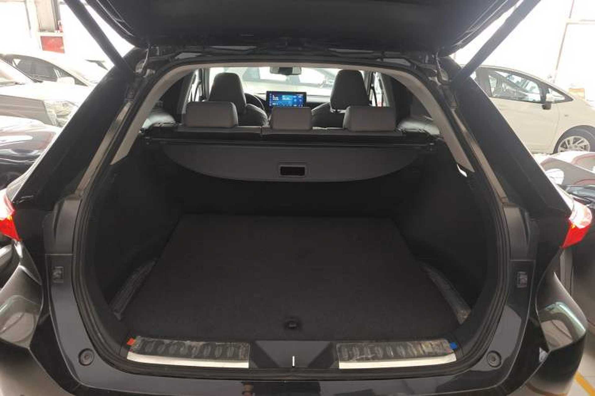 Used Toyota Harrier 2022 2.0L CVT Two-Wheel Drive Deluxe Edition Trunk