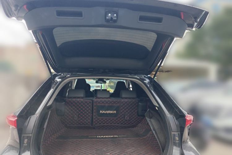 Used Toyota Harrier 2022 2.0L CVT Two-Wheel Drive Luxury Edition Trunk