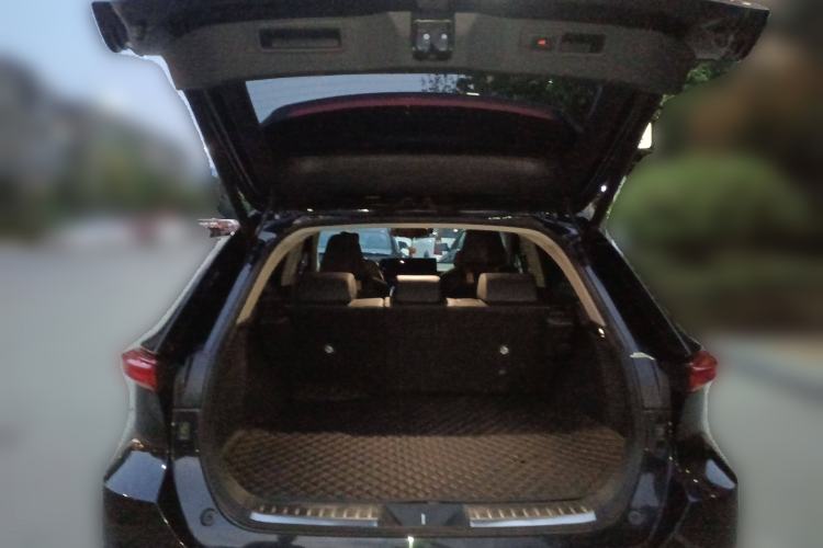 Used Toyota Harrier 2022 Dual-Engine 2.5L CVT Four-Wheel Drive Luxury Edition Trunk