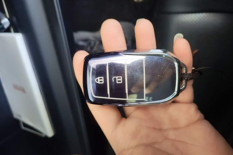 Used Toyota Harrier 2022 2.0L CVT Two-Wheel Drive Deluxe Edition Vehicle Key
