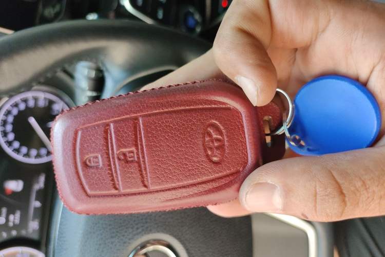 Used Toyota Harrier 2022 2.0L CVT Two-Wheel Drive Entry Version Vehicle Key