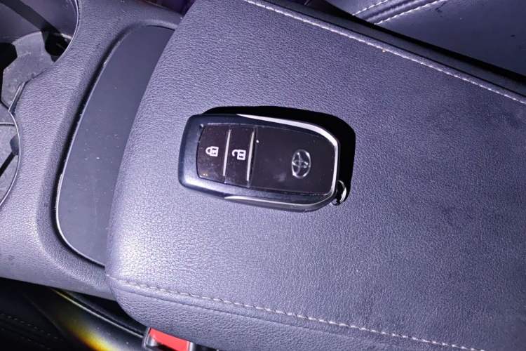 Used Toyota Harrier 2022 2.0L CVT Two-Wheel Drive Deluxe Edition Vehicle Key