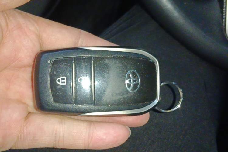 Used Toyota Harrier 2022 2.0L CVT Two-Wheel Drive Entry Version Vehicle Key