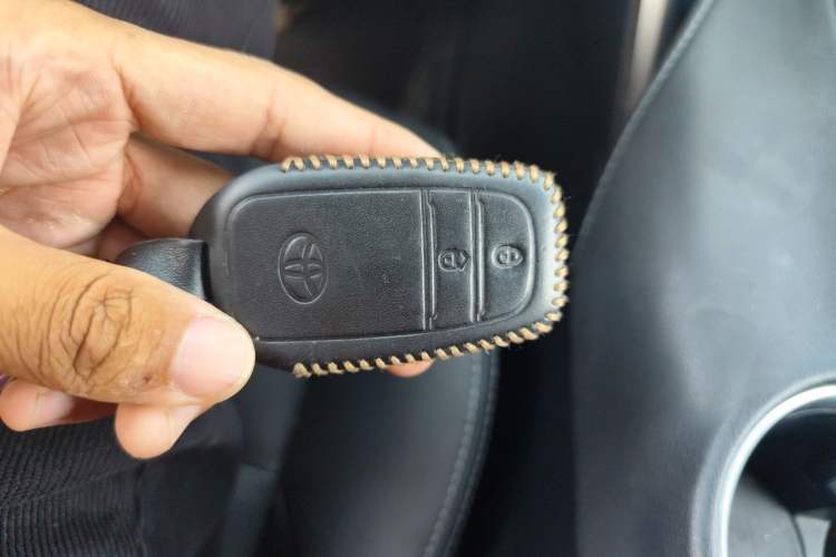 Used Toyota Harrier 2022 2.0L CVT Two-Wheel Drive Luxury Edition Vehicle Key