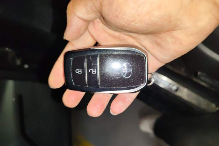 Used Toyota Harrier 2022 2.0L CVT Two-Wheel Drive Deluxe Edition Vehicle Key