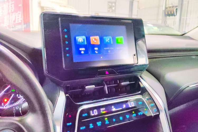 Used Toyota Harrier 2022 2.0L CVT Two-Wheel Drive Luxury Edition Audio And AC Panel