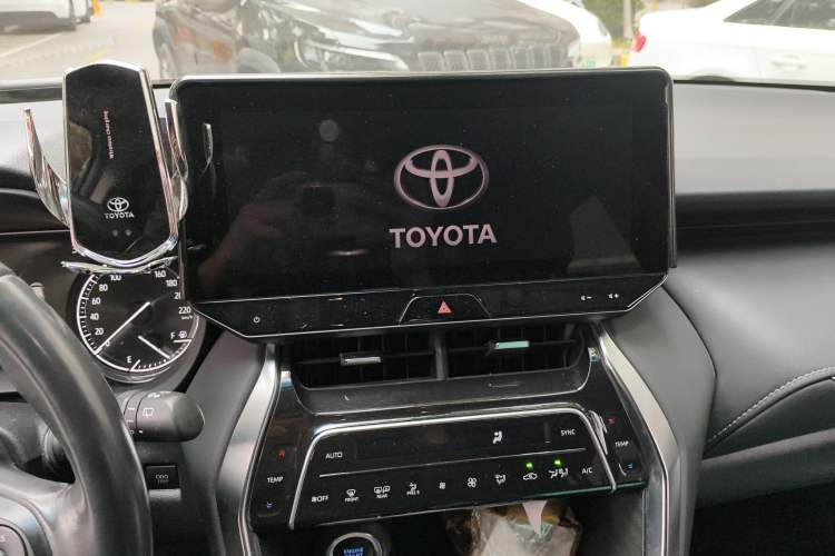 Used Toyota Harrier 2022 2.0L CVT Two-Wheel Drive Deluxe Edition Audio And AC Panel