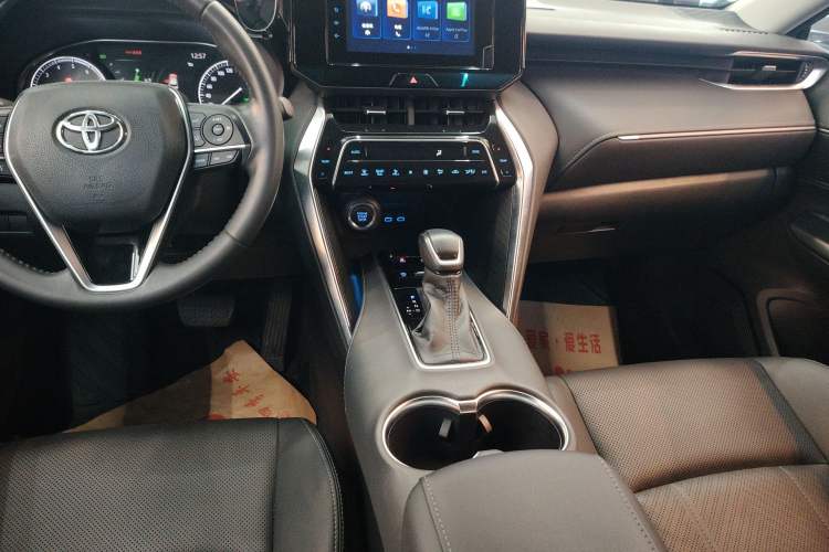 Used Toyota Harrier 2022 2.0L CVT Two-Wheel Drive Luxury Edition Audio And AC Panel