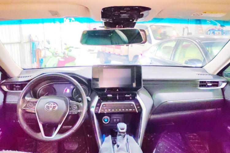 Used Toyota Harrier 2022 2.0L CVT Two-Wheel Drive Luxury Edition Center Console