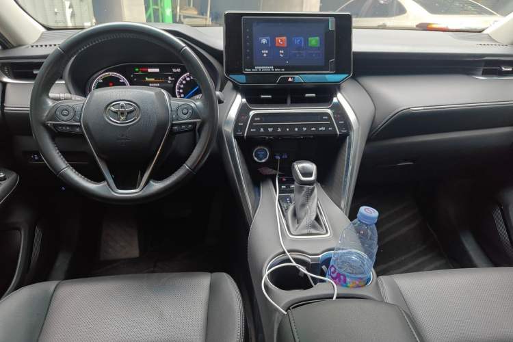 Used Toyota Harrier 2022 Dual-Engine 2.5L CVT Two-Wheel Drive Luxury Edition Center Console