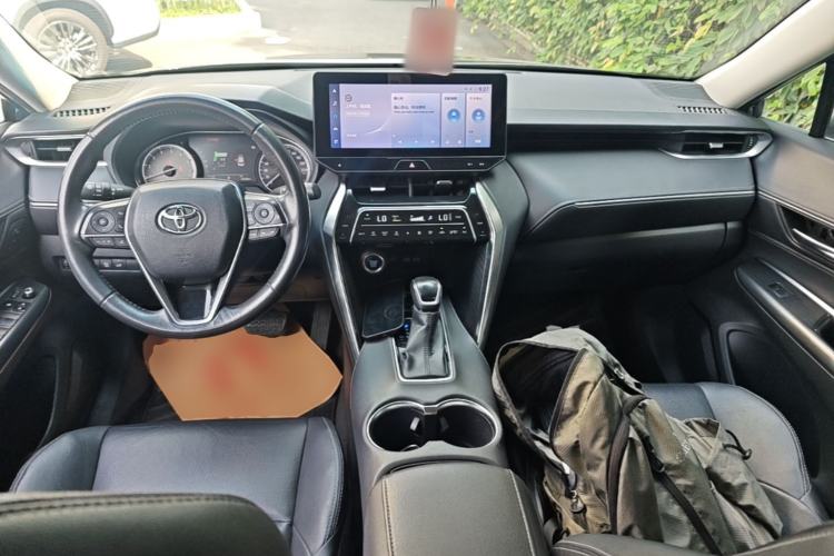 Used Toyota Harrier 2022 2.0L CVT Two-Wheel Drive Deluxe Edition Center Console
