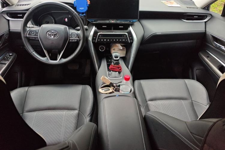 Used Toyota Harrier 2022 2.0L CVT Two-Wheel Drive Deluxe Edition Center Console