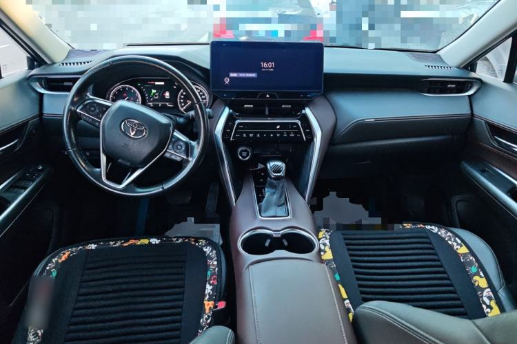 Used Toyota Harrier 2022 2.0L CVT Two-Wheel Drive Deluxe Edition Center Console