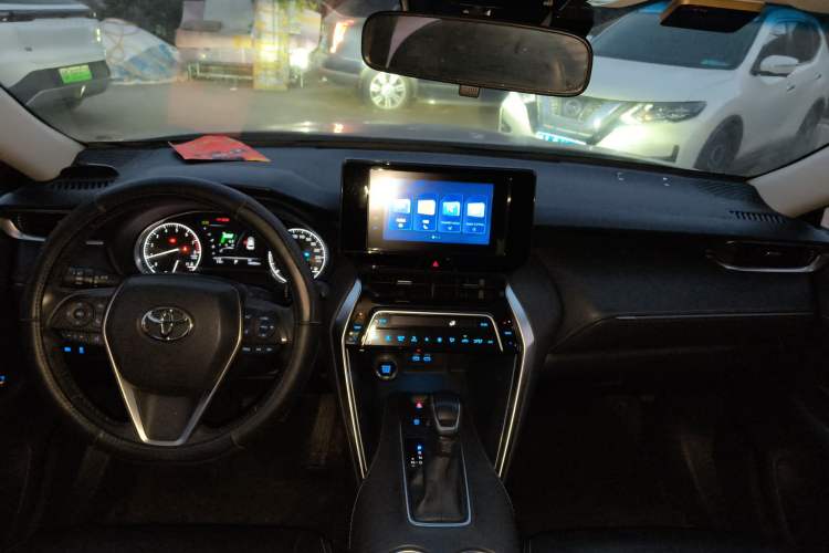 Used Toyota Harrier 2022 2.0L CVT Two-Wheel Drive Entry Version Center Console