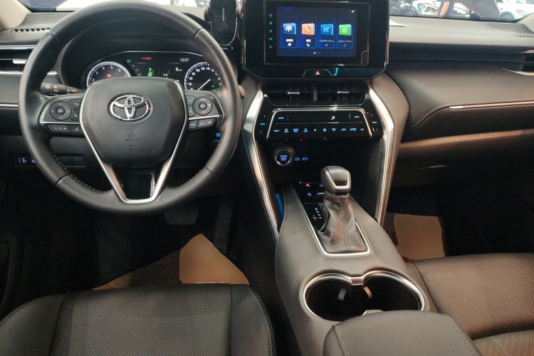 Used Toyota Harrier 2022 2.0L CVT Two-Wheel Drive Luxury Edition Center Console