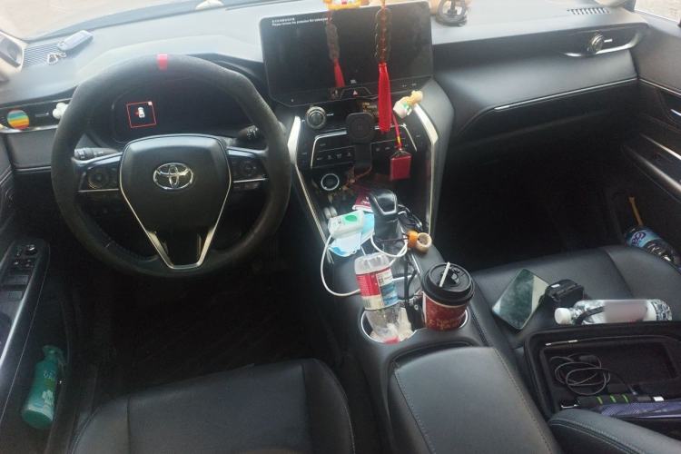 Used Toyota Harrier 2022 2.0L CVT Two-Wheel Drive Flagship Edition Center Console