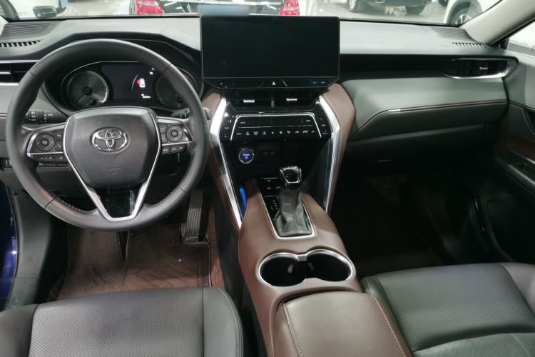 Used Toyota Harrier 2022 Dual-Engine 2.5L CVT Four-Wheel Drive Luxury Edition Center Console