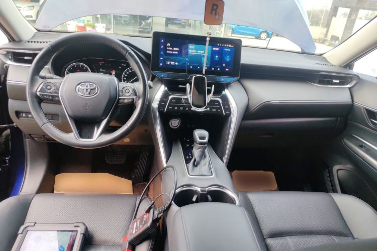 Used Toyota Harrier 2022 2.0L CVT Two-Wheel Drive Deluxe Edition Center Console
