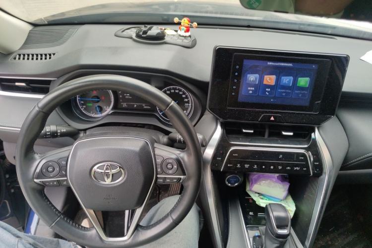 Used Toyota Harrier 2022 Dual-Engine 2.5L CVT Two-Wheel Drive Luxury Edition Center Console