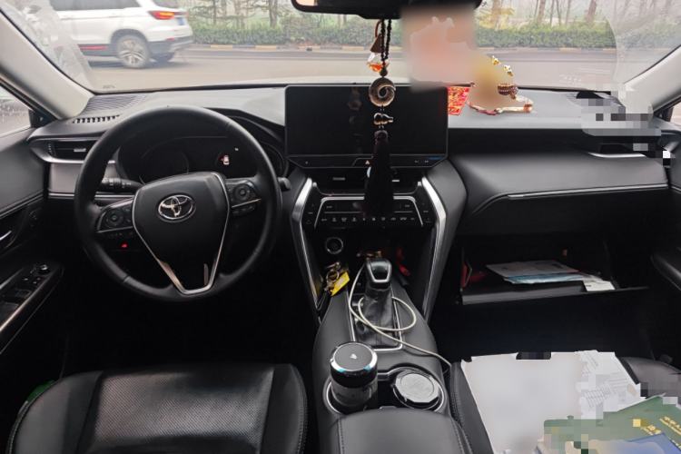 Used Toyota Harrier 2022 2.0L CVT Two-Wheel Drive Deluxe Edition Center Console