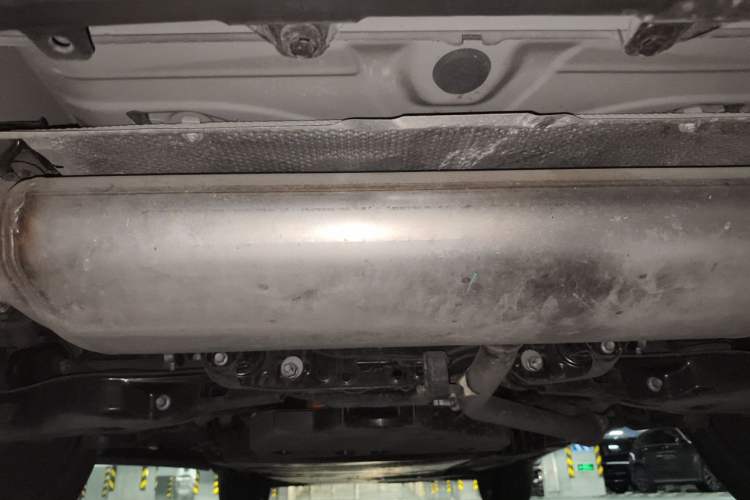 Used Toyota Harrier 2022 Dual-Engine 2.5L CVT Four-Wheel Drive Luxury Edition Chassis Rear